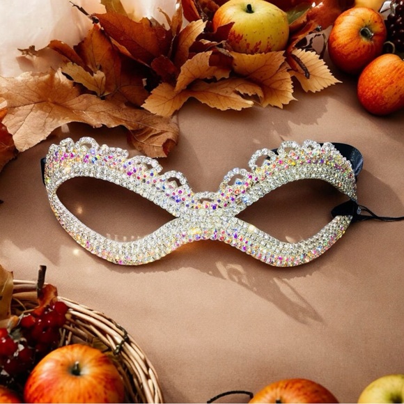 Mascaraed eye wear - Picture 2 of 5